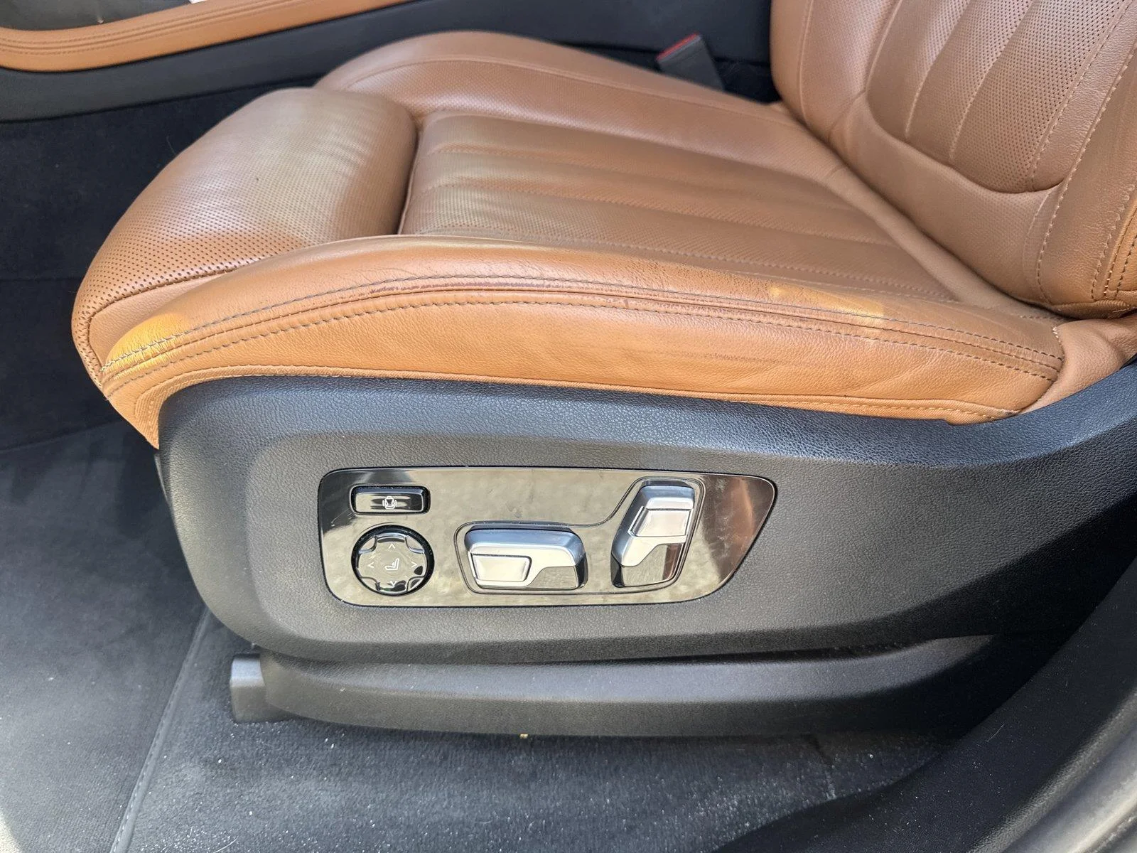 Used 2022 Arctic Grey Metallic BMW xDrive40i image 10