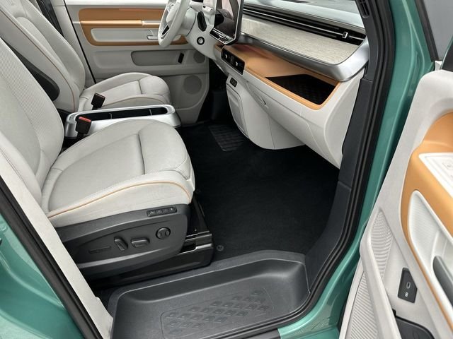 Certified Used 2025 Green Volkswagen 1st Edition image 28