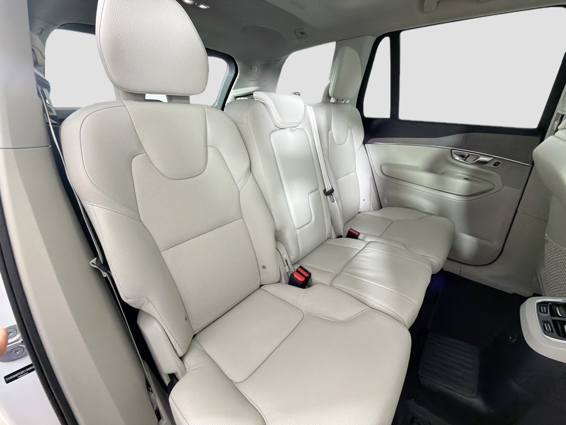 2025 Volvo XC90 Plus - Photo 28
