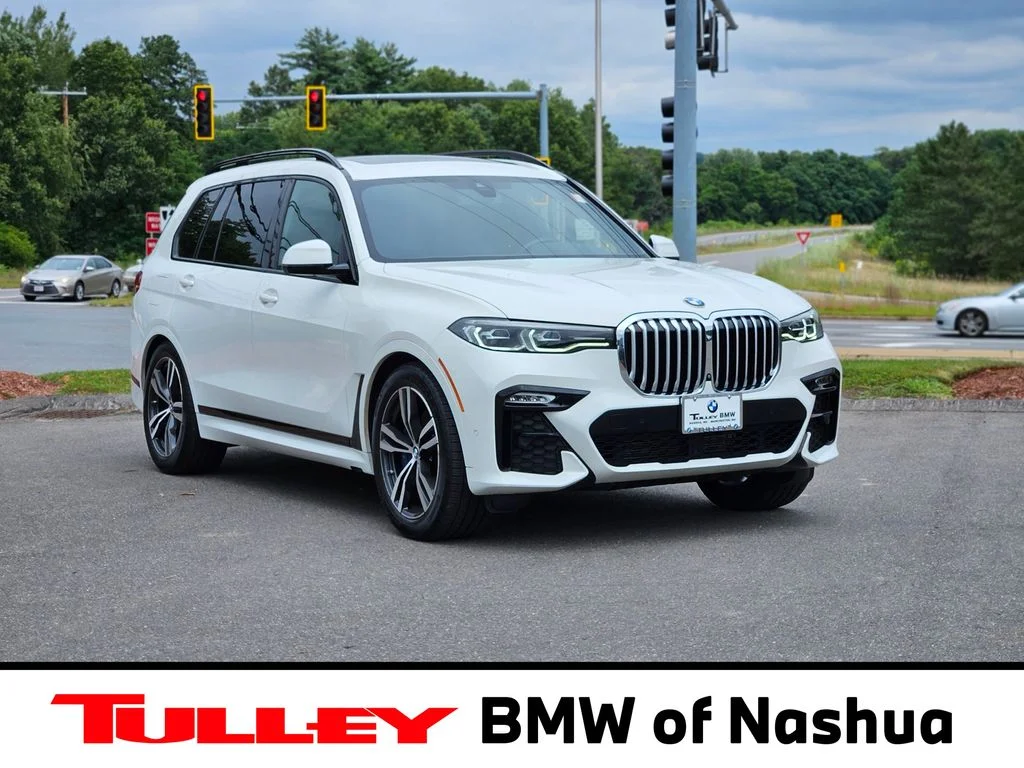 Certified Used 2022 Alpine White BMW xDrive40i image 1