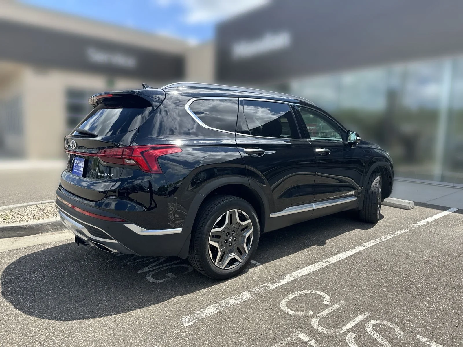 Used 2023 Black Hyundai Limited image 3