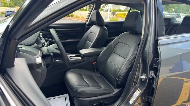 Used 2022 Gun Metallic Nissan 2.5 SL image 14