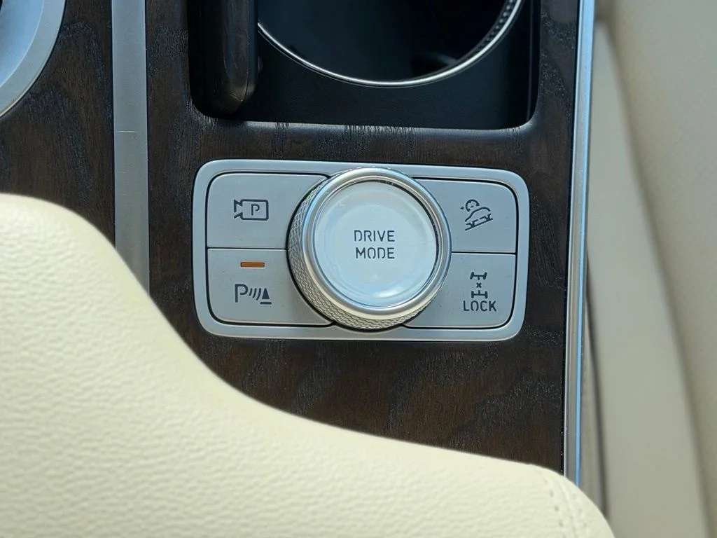 Used 2024 Silver Genesis 2.5T image 25