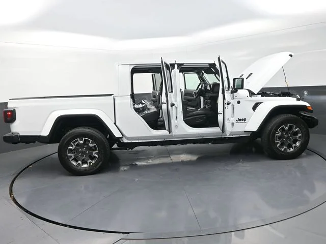 New 2026 Bright White Clear-Coat Exterior Paint Jeep Sahara image 37