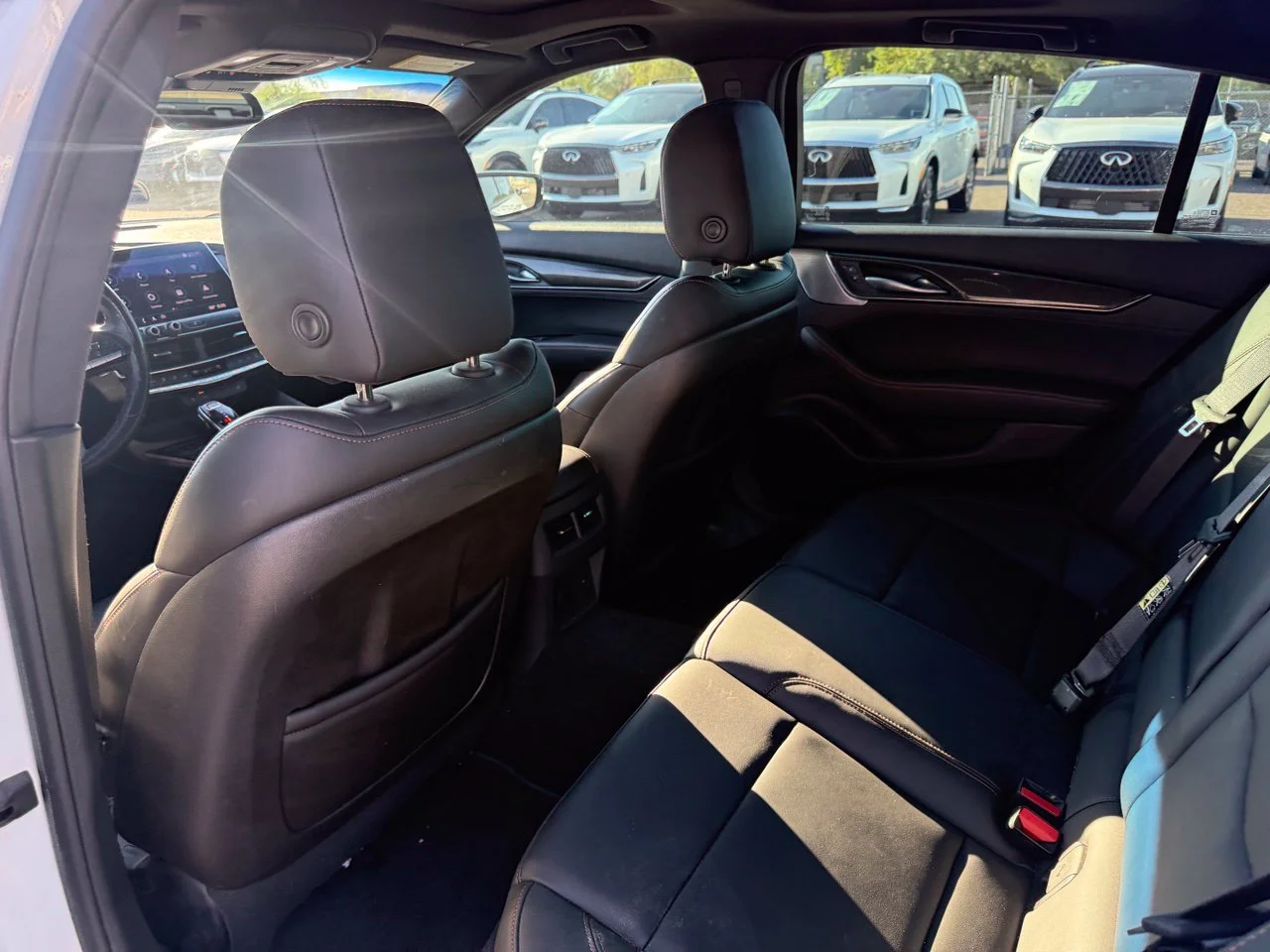 Used 2020 Summit White Cadillac Sport image 10
