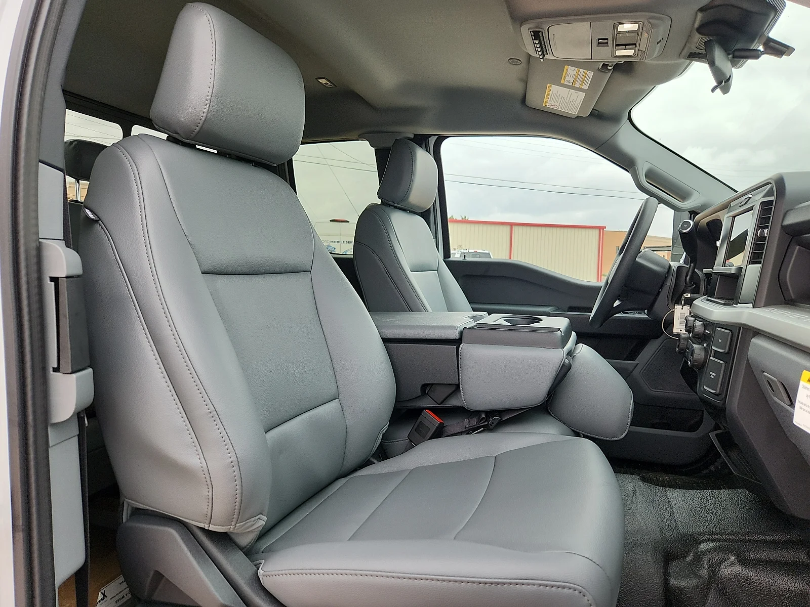 New 2026 Oxford White Ford XL image 20