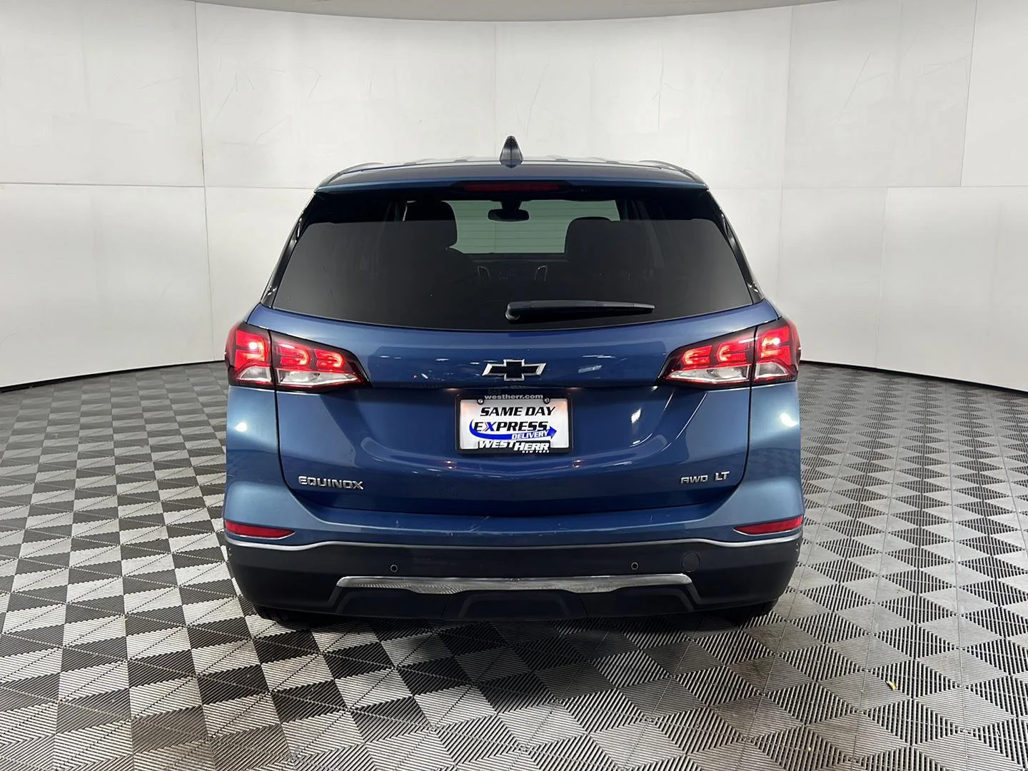 Used 2024 Lakeshore Blue Metallic Chevrolet LT image 27