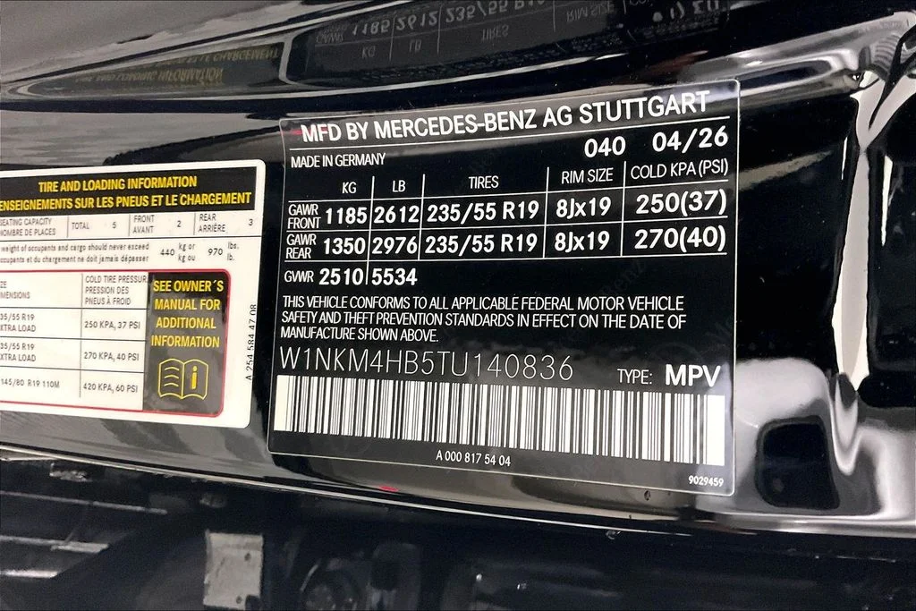 New 2026 Black Mercedes-Benz GLC 300 image 13