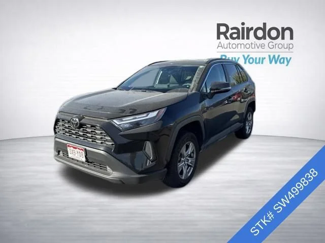 Used 2025 Midnight Black Metallic Toyota XLE image 3