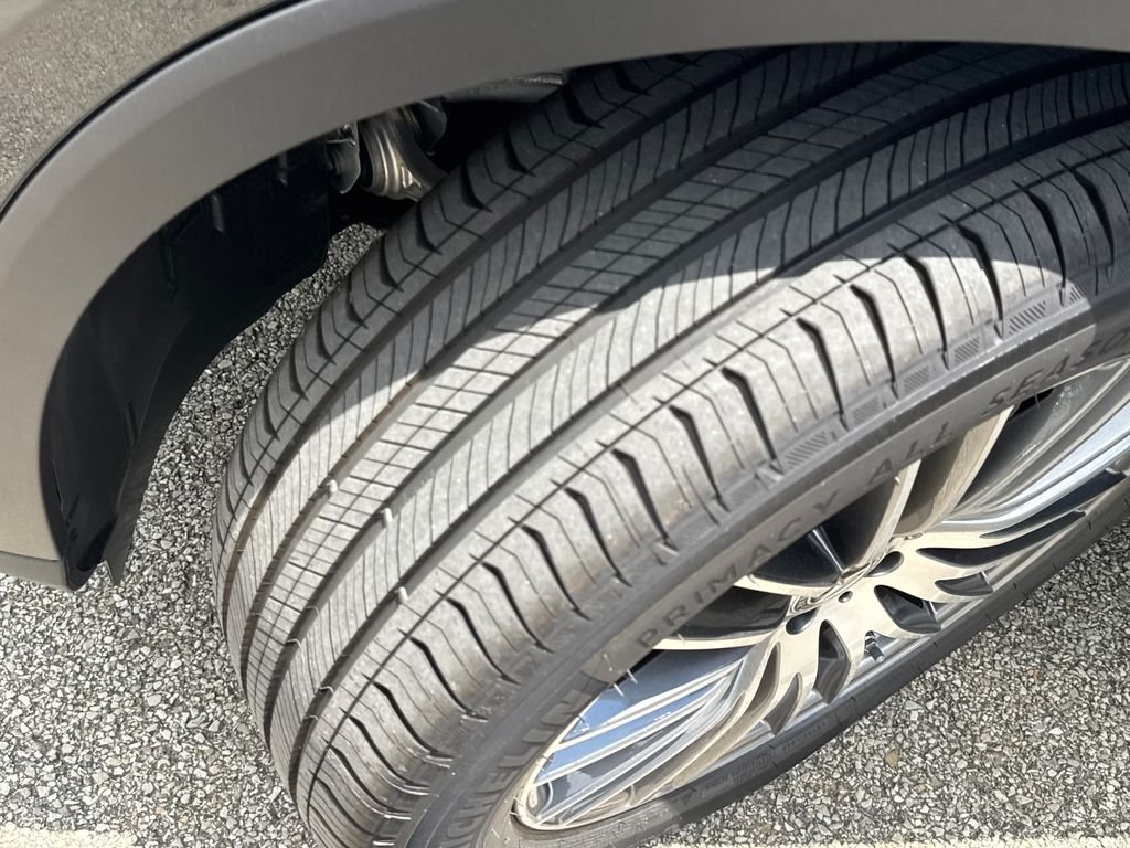 New 2026 Obsidian Black Metallic Mercedes-Benz GLC 300 image 26