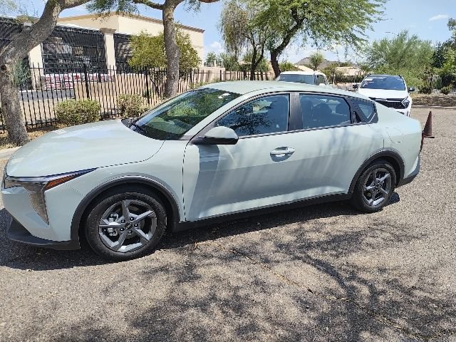 Certified Used 2025 Morning Haze Kia LXS image 3