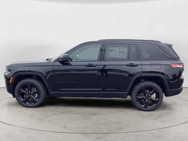 New 2026 Diamond Black Jeep LIMITED 4X4 image 2