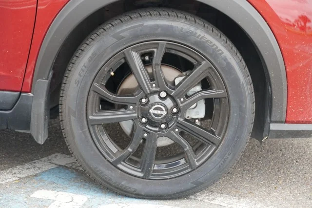 Used 2023 Scarlet Ember Tintcoat Nissan SR image 6