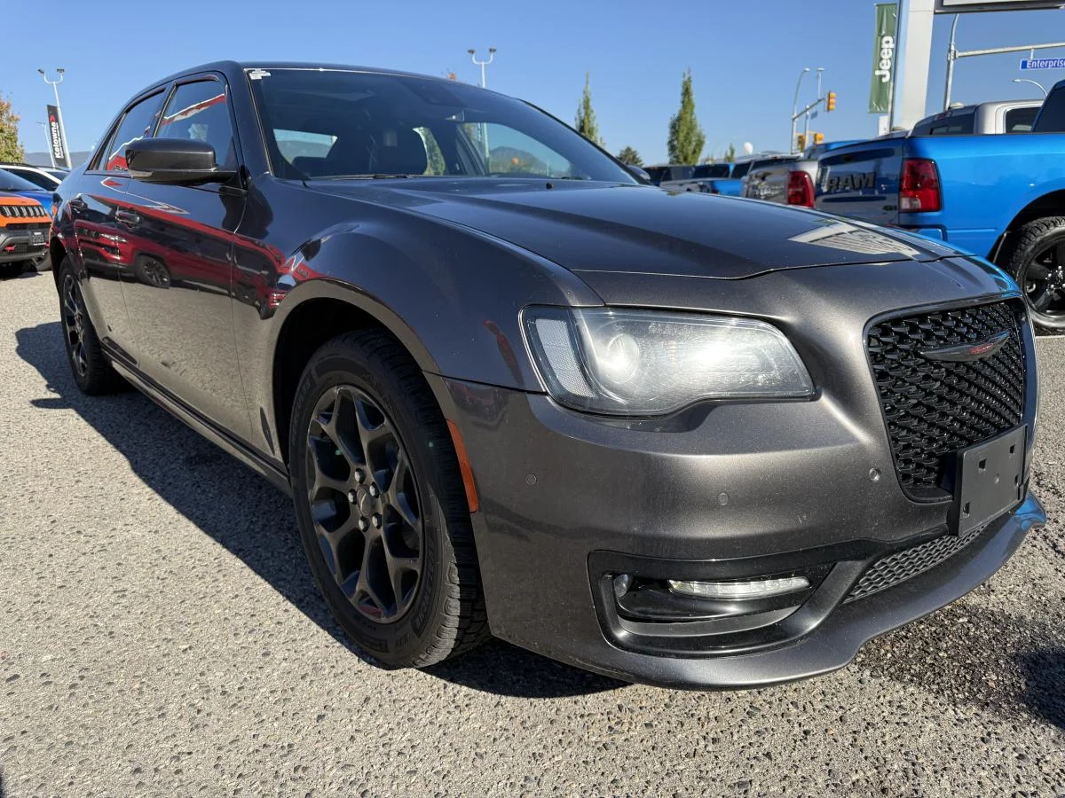 Used 2021 Black Chrysler S V6 Awd image 9
