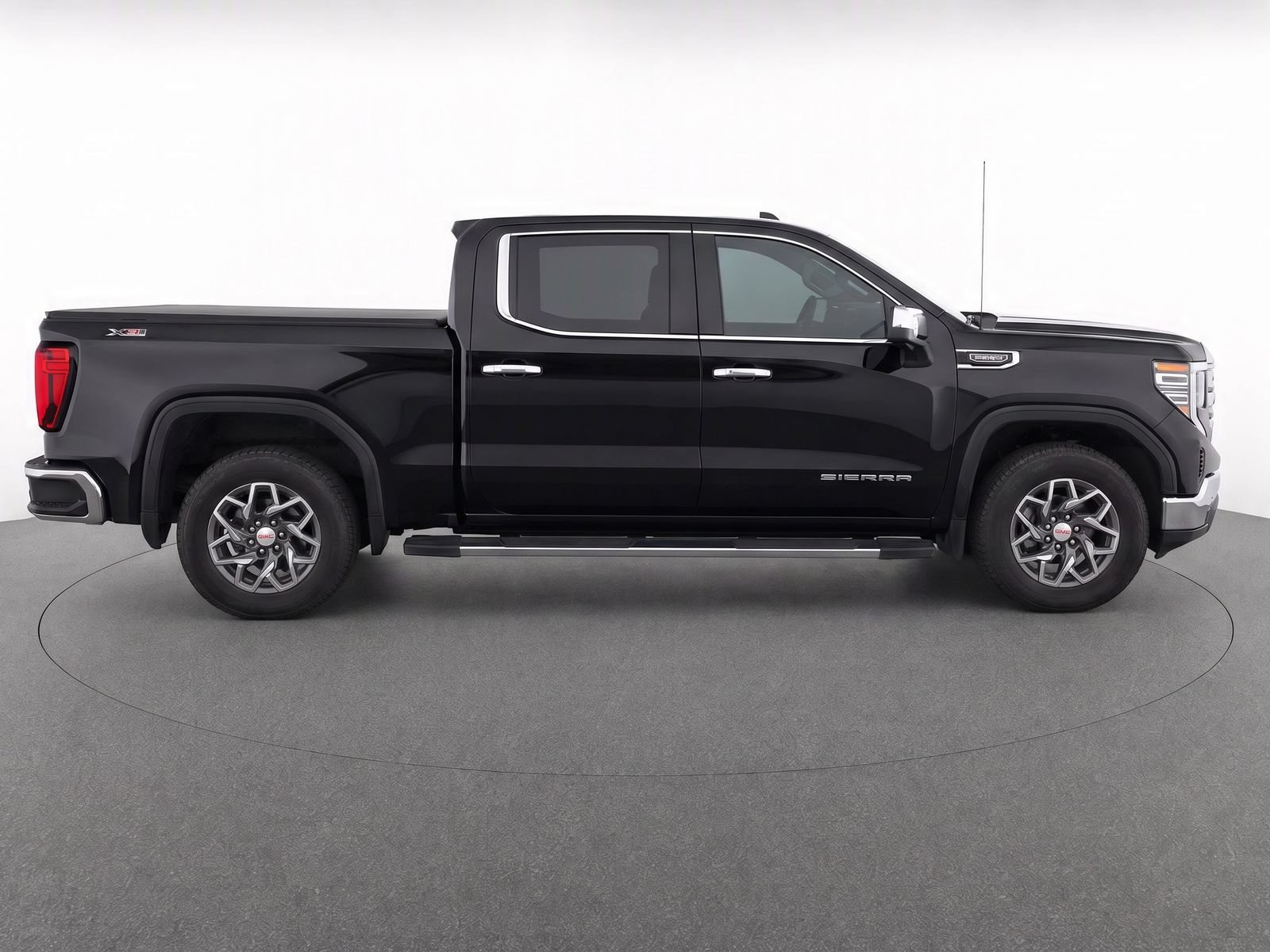 Used 2026 Onyx Black GMC SLT image 8