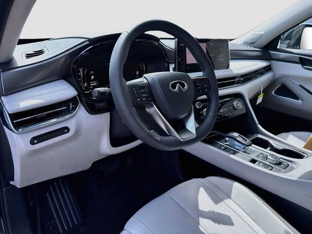New 2027 DEEP EMERALD INFINITI Luxe FWD image 9
