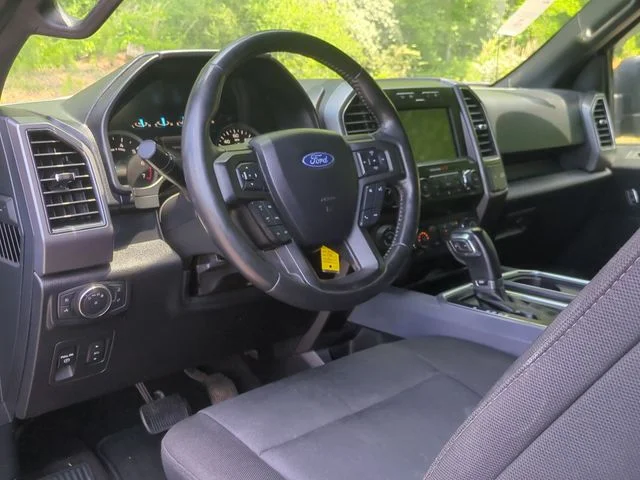 Used 2020 Blue Ford XLT image 29