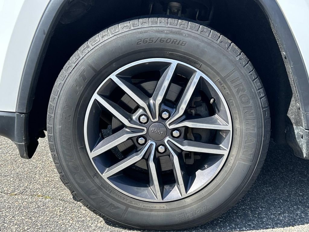 Used 2019 White Jeep Limited image 9