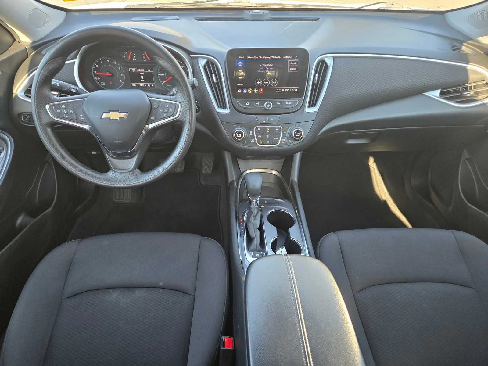Used 2023 Summit White Chevrolet LT image 9