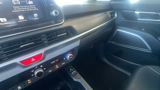 Used 2020 Gray Kia S image 18