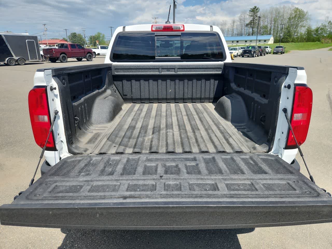 Used 2022 Summit White Chevrolet Z71 image 15