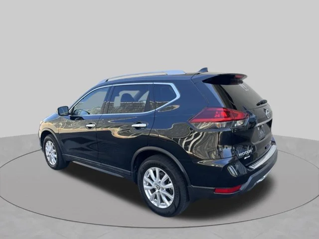 Used 2019 Magnetic Black Pearl Nissan S image 8