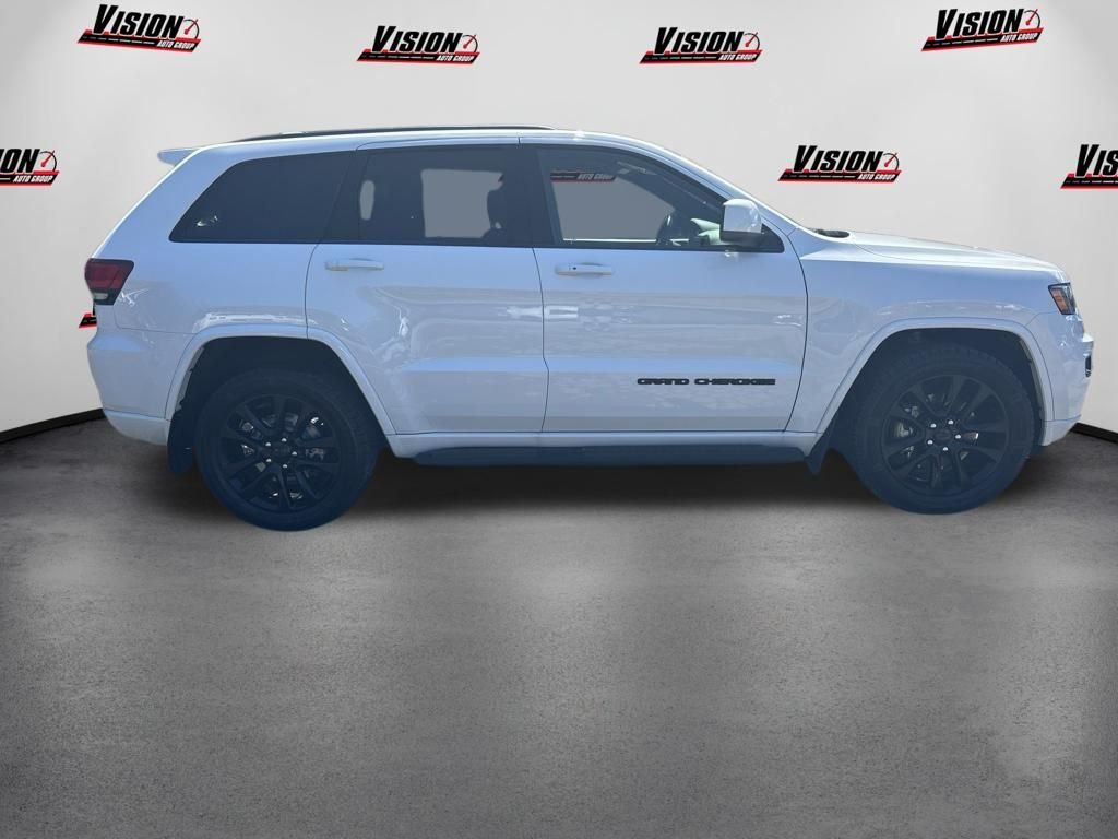 Used 2021 White Jeep Laredo X image 4