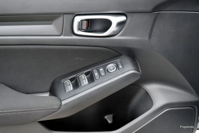 New 2026 Platinum White Pearl Honda FWD Sport image 6