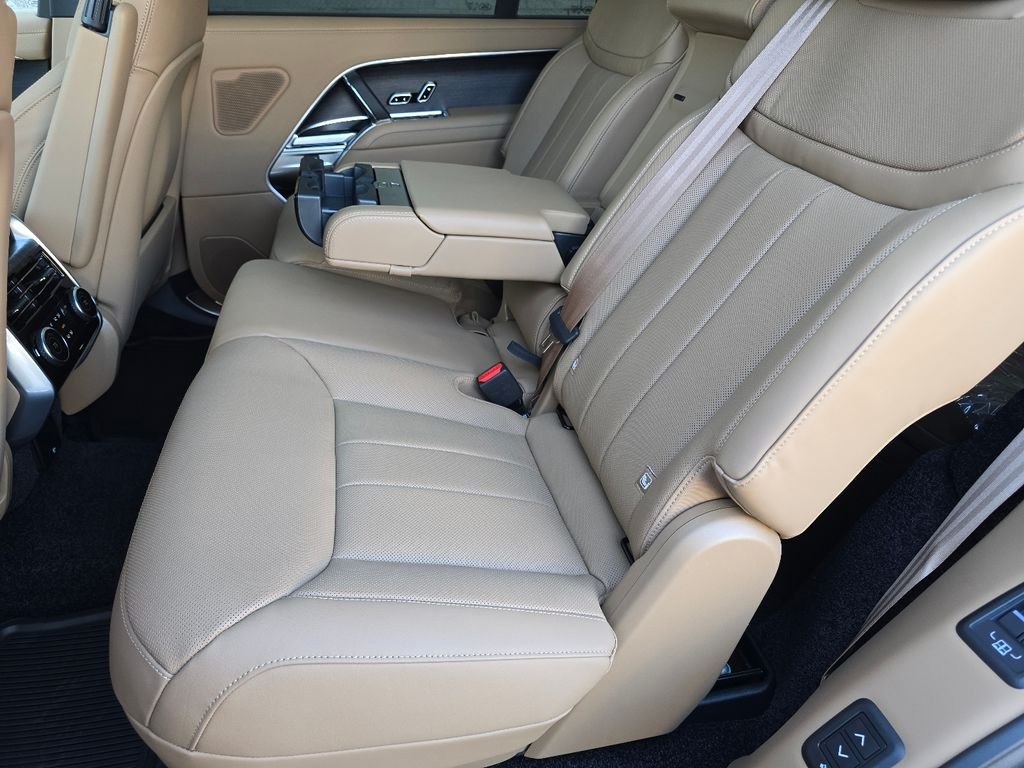 2025 Land Rover Range Rover SE - Photo 37