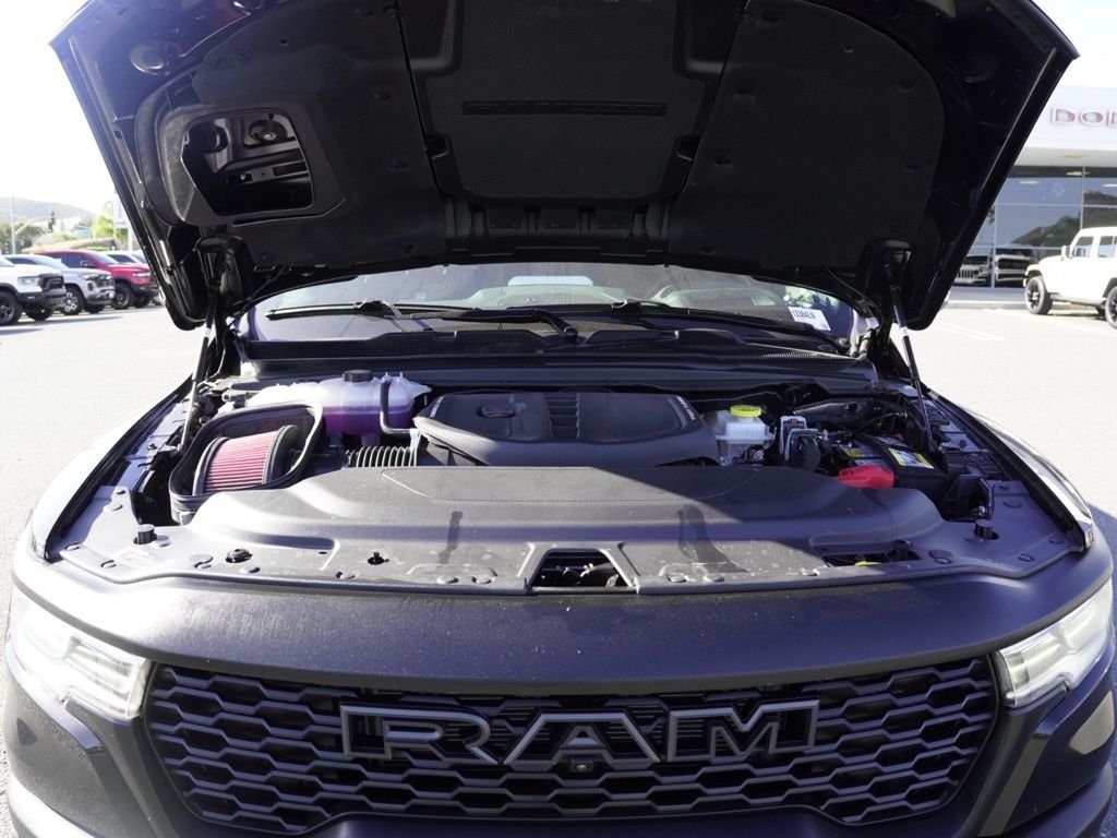 New 2026 Diamond Black Crystal Pearl-Coat Exterior Paint RAM RHO image 28