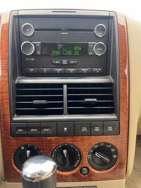 Used 2010  Ford Eddie Bauer image 7