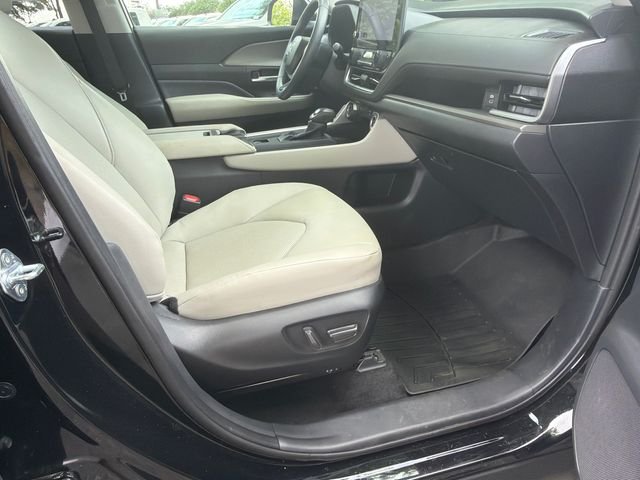 Used 2025 Black Toyota XLE image 13