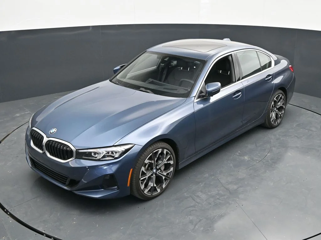 2025 BMW 3 Series 330i - Photo 14
