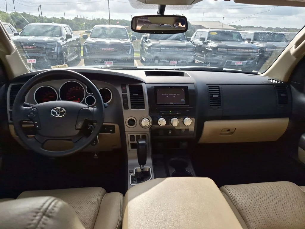 Used 2012 White Toyota Grade image 31