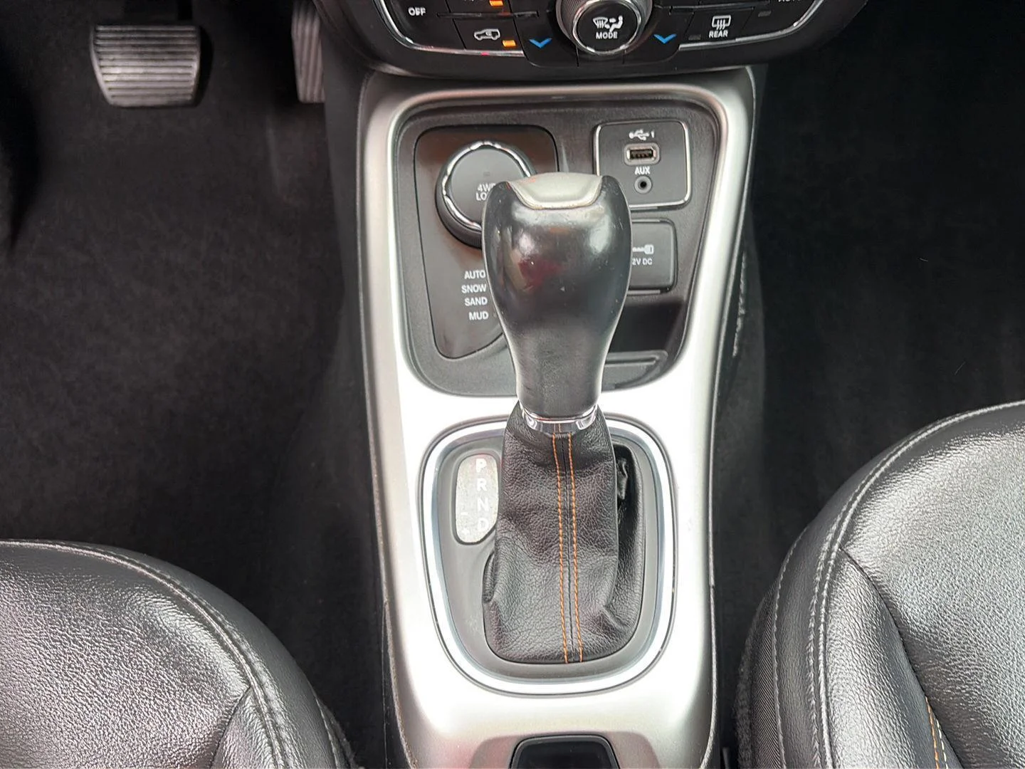 Certified Used 2019 Diamond Black Crystal Pearlcoat Jeep Latitude image 20