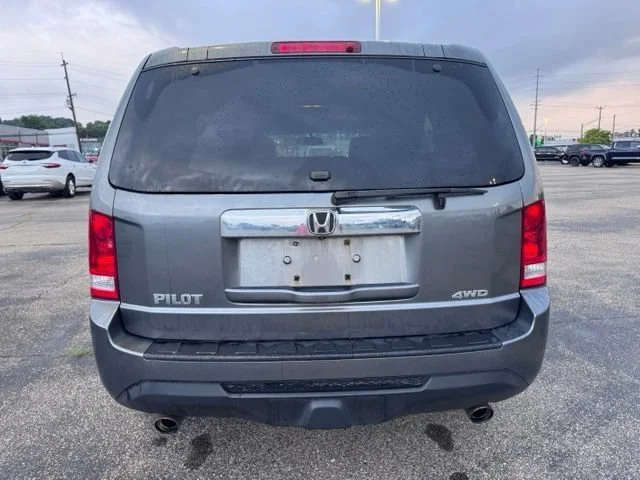 Used 2013 Polished Metal Metallic Honda EX-L image 17