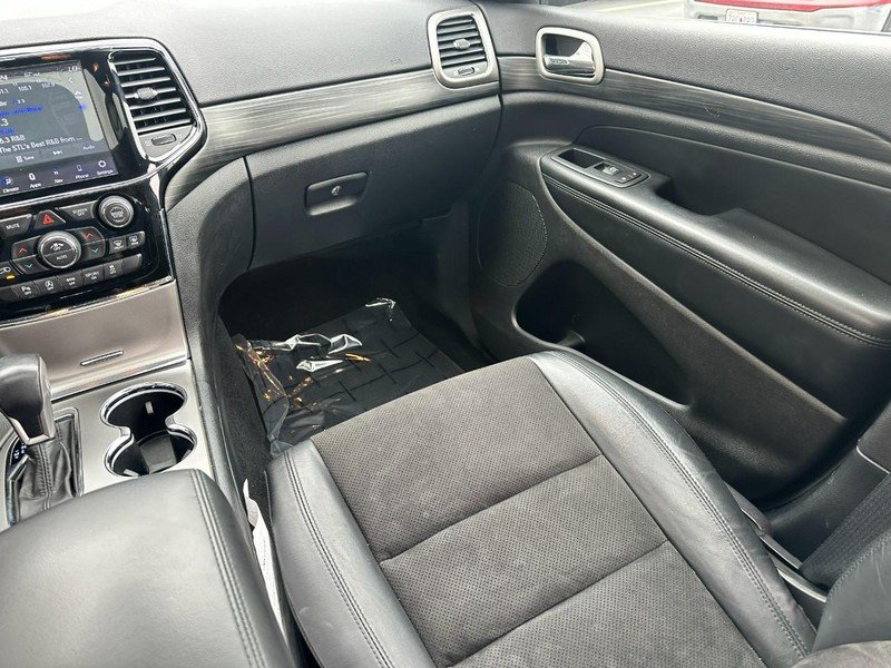 Used 2020 Granite Crystal Metallic Clearcoat Jeep Altitude 4x4 image 22