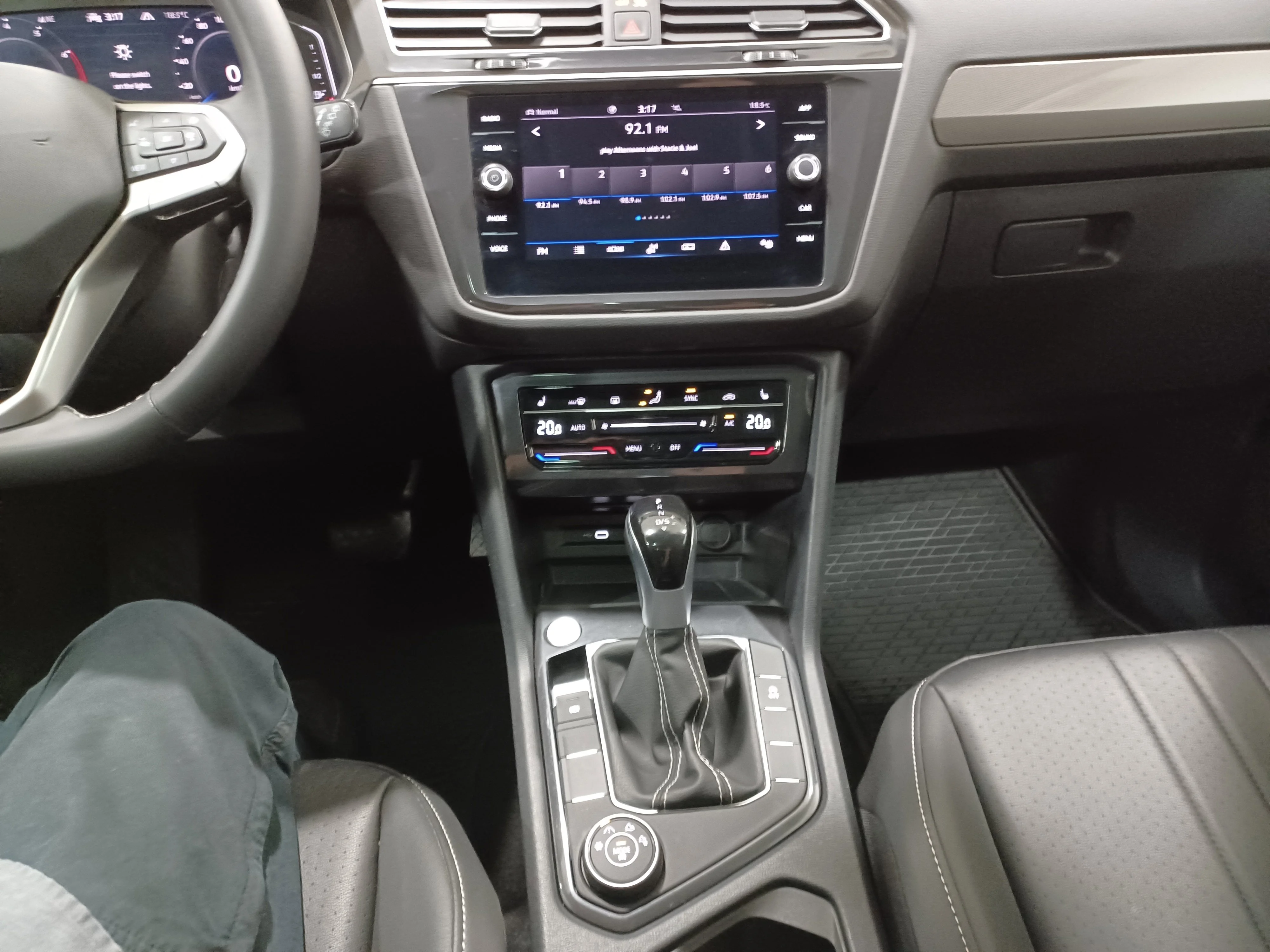 Certified Used 2024 Pure White Volkswagen Comfortline 4Motion*Adapt Cruise | Remote Start | Htd Lthr & Wheel | Pano Roof | Blind Spot Detect image 16