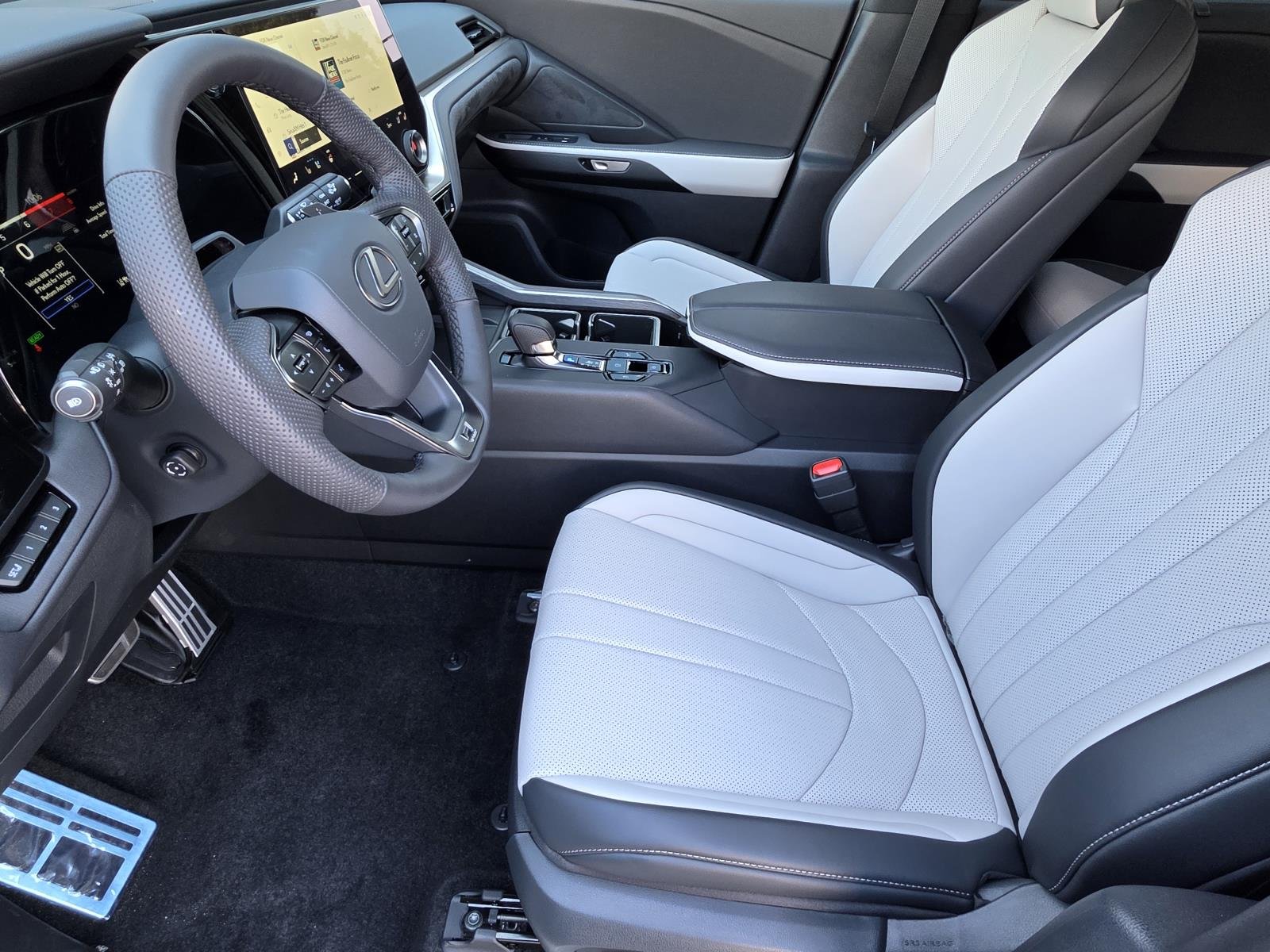 New 2026 Wind Chill Pearl Lexus TX 500h F SPORT PERFORMANCE PREMIUM AWD image 6