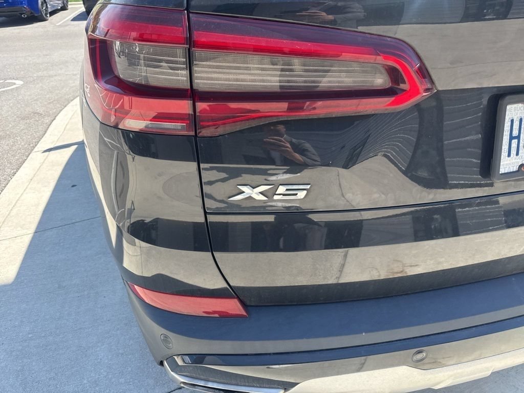 Used 2019 Black Sapphire Metallic BMW xDrive40i image 9