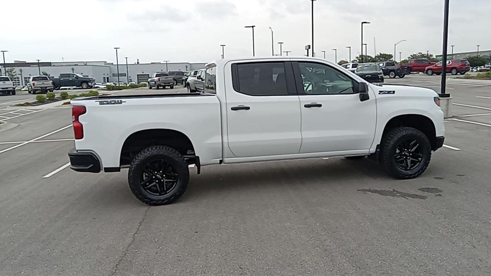New 2026 Summit White Chevrolet Custom Trail Boss image 9
