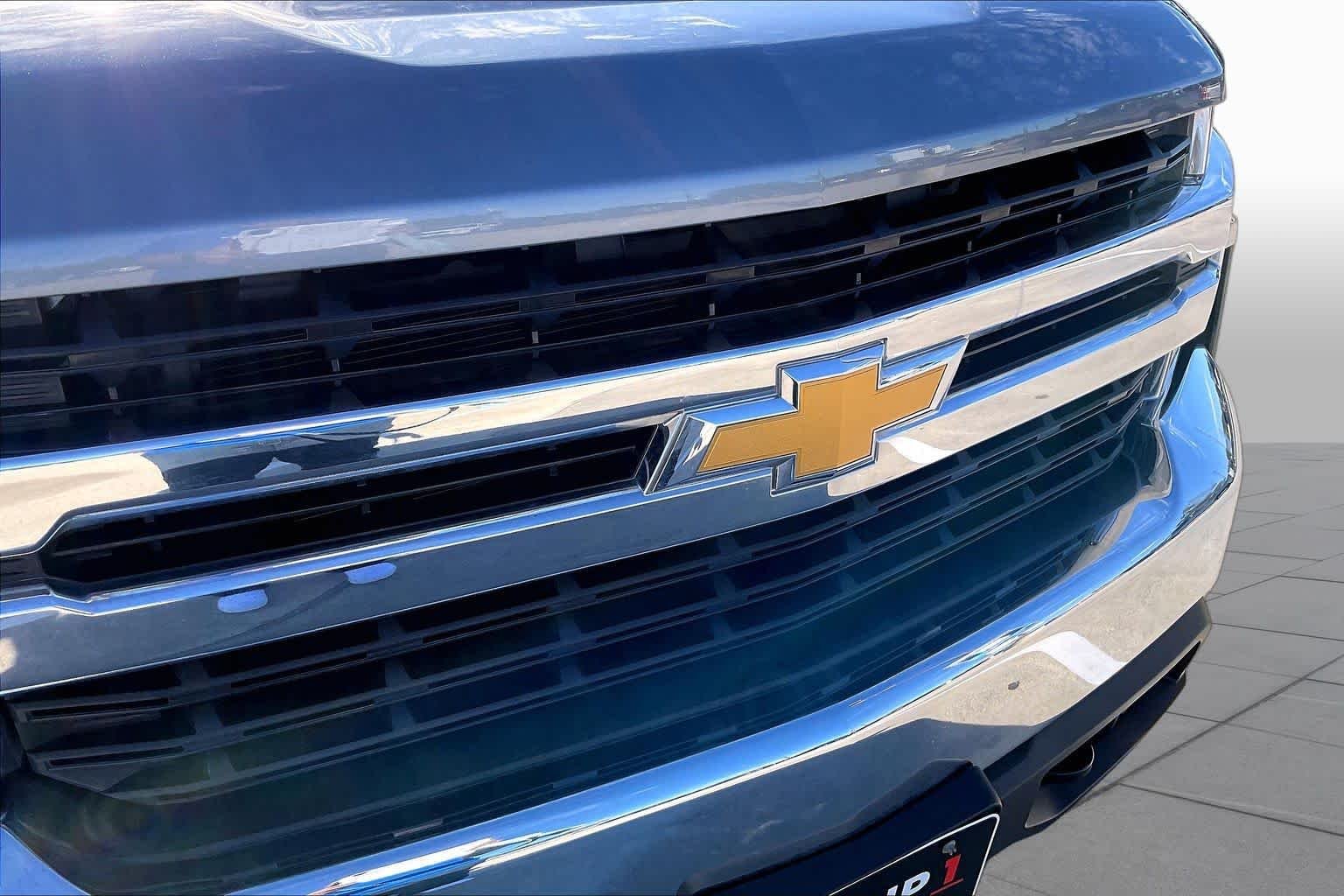 Used 2022 Satin Steel Metallic Chevrolet LT image 29