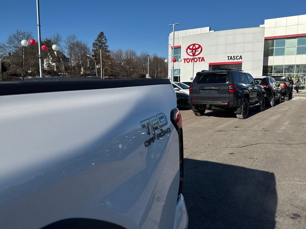 2025 Toyota Tacoma TRD Off Road - Photo 14