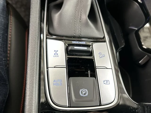 Used 2023 Black Hyundai Limited image 19