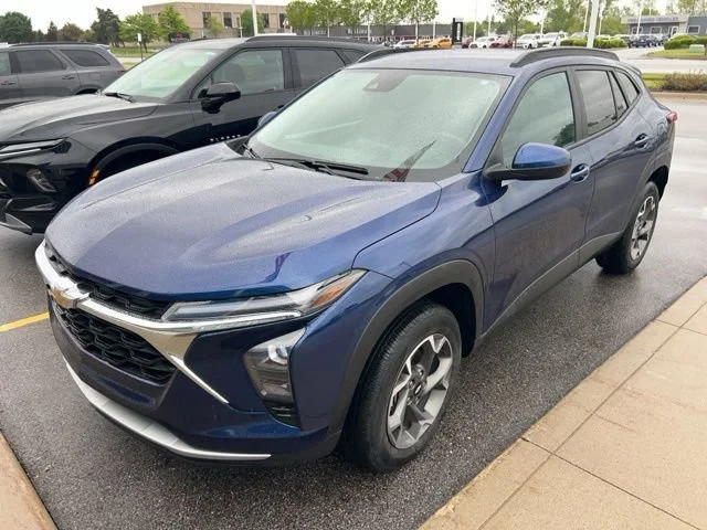 2024 Chevrolet Trax LT's photo