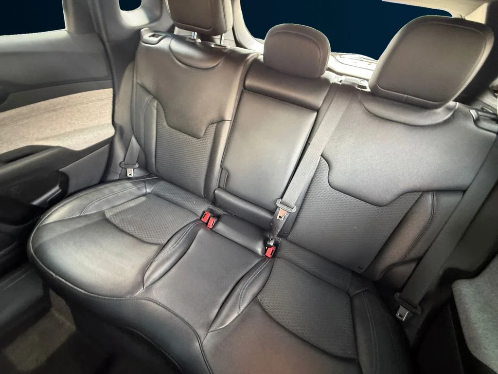 New 2026 White Jeep Latitude image 16