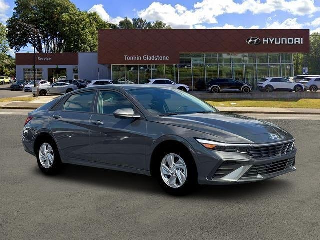 New 2026 Gray Hyundai SE image 10