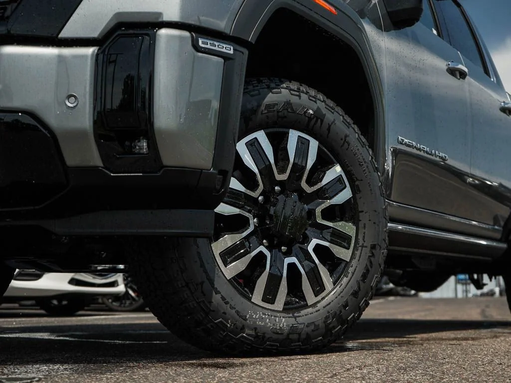 New 2026 Sterling Metallic GMC Denali Ultimate image 5