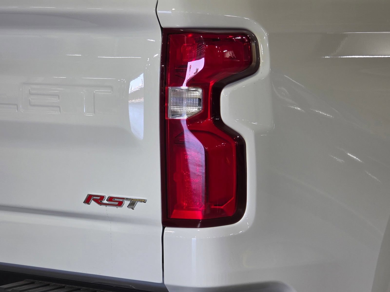 New 2026 Summit White Chevrolet RST image 12
