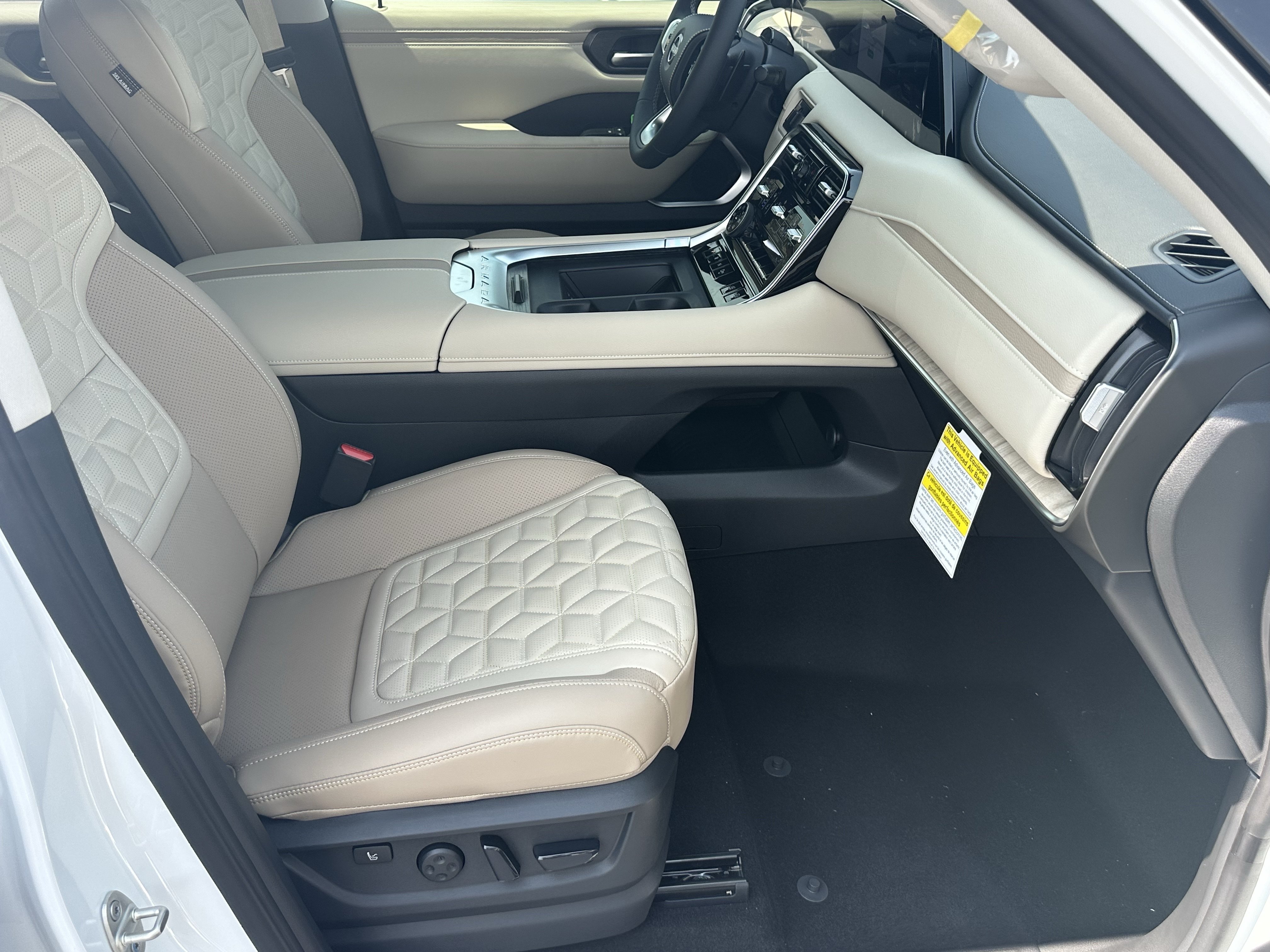 New 2026 Everest White Pearl Tricoat Nissan Platinum Reserve image 14